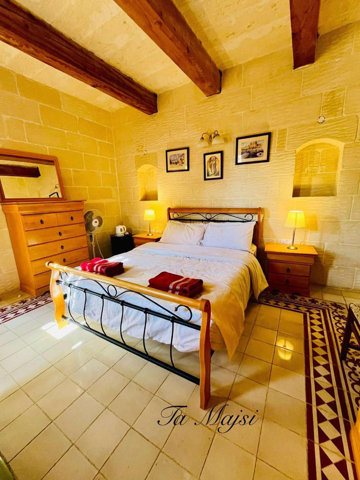 Ta Majsi Farmhouse With Indoor Heated Pool San Lawrenz Εξωτερικό φωτογραφία