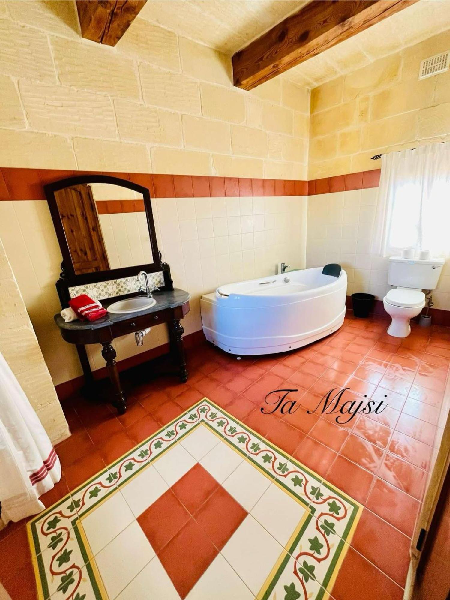 Ta Majsi Farmhouse With Indoor Heated Pool San Lawrenz Εξωτερικό φωτογραφία