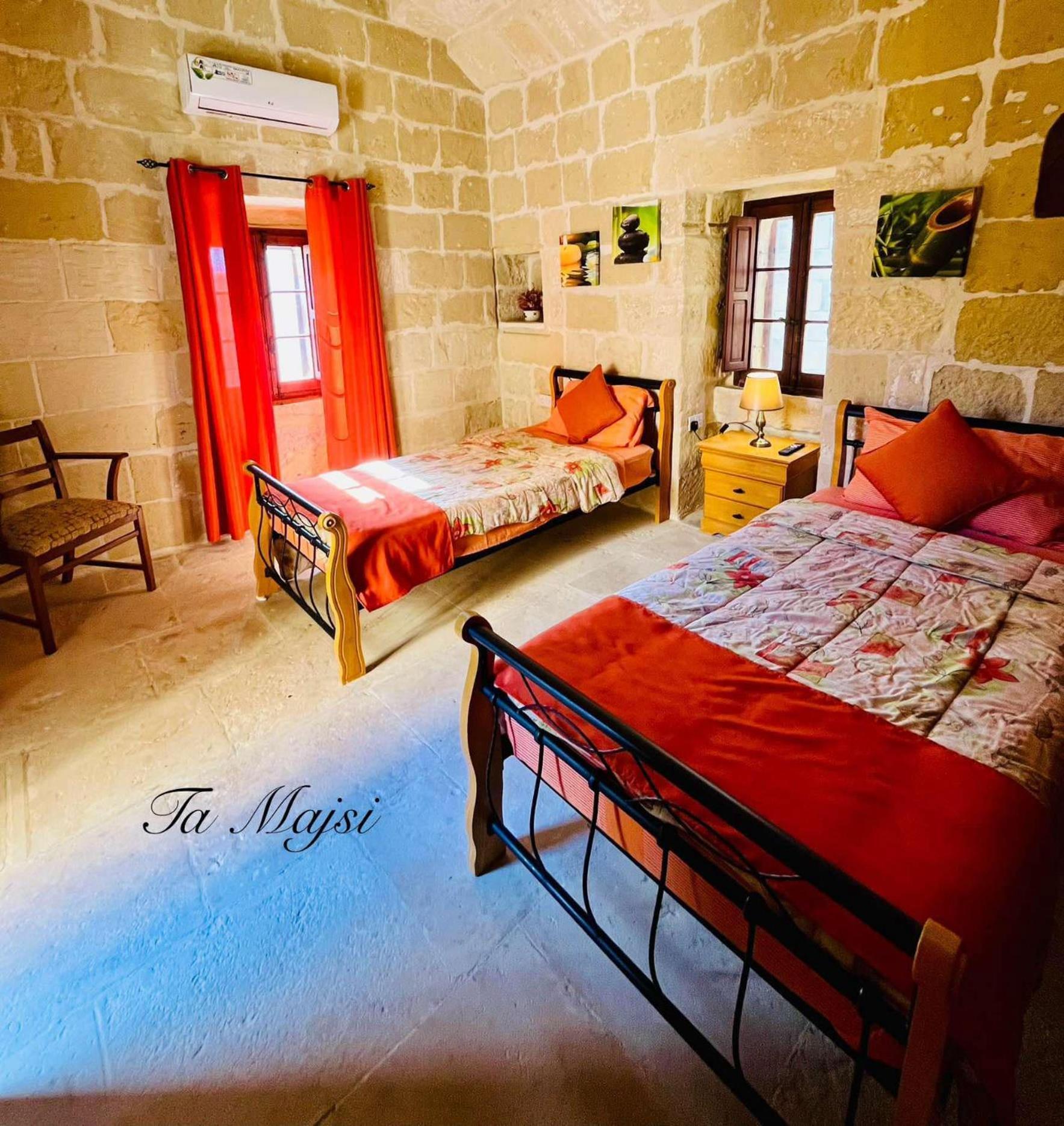 Ta Majsi Farmhouse With Indoor Heated Pool San Lawrenz Εξωτερικό φωτογραφία